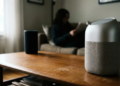 OpenAI y Jony Ive confirman su primer altavoz con IA: ¿El fin de Alexa y Google Home?